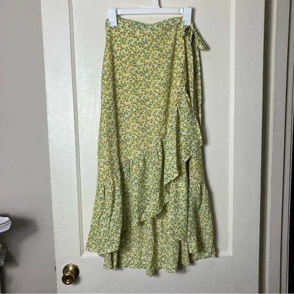 Lulu's believe in me yellow floral print wrap midi skirt womens XS - Picture 2 of 8
